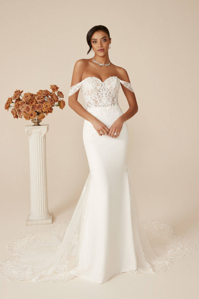 Amore Bridal Justin Alexander Sweetheart Gown with Detachable Straps and Scalloped Train